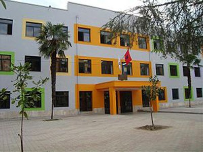 Gjimnazi Petro Nini Luarasi Tirane